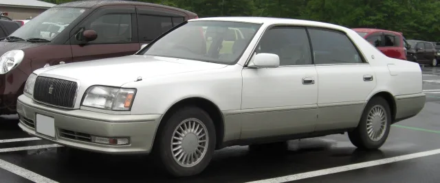 Toyota Crown Majesta (1995) седан