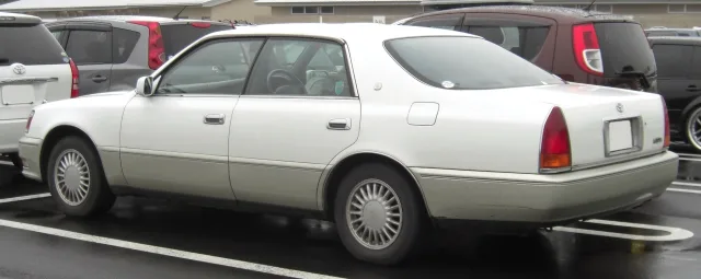 Toyota Crown Majesta (1995) седан — 2