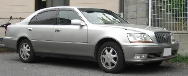 Toyota Crown Majesta (1999) седан