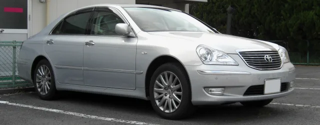 Toyota Crown Majesta (2004) седан