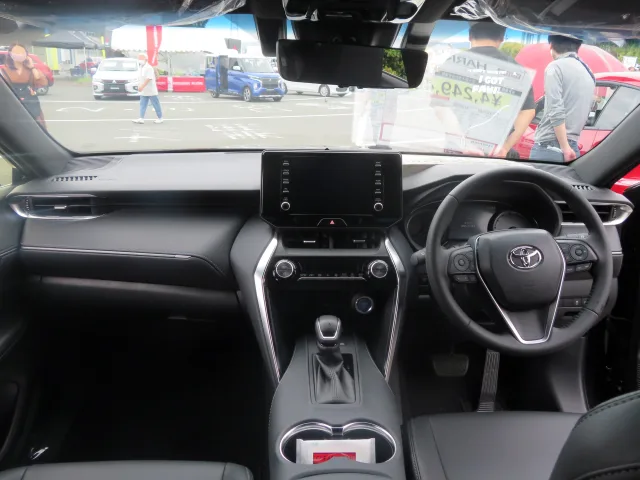 Toyota Harrier позашляховик — 2