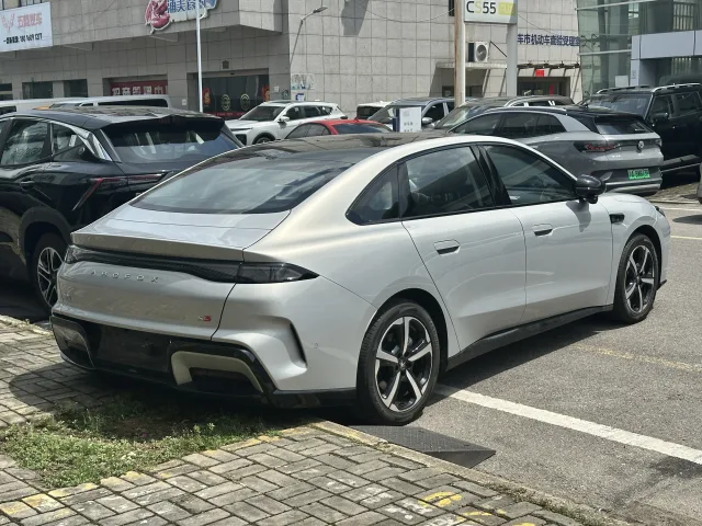 Arcfox Beta S3 sedan — 3