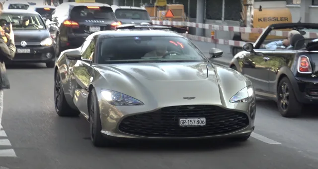 Aston Martin DBS Superleggera кабриолет — 6