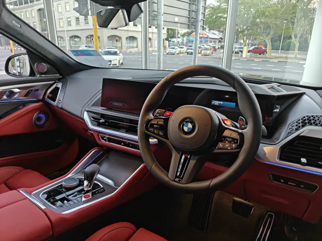BMW XM кросовер — 3