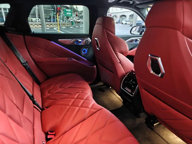 BMW XM кросовер — 5