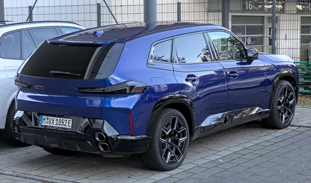 BMW XM кросовер — 6