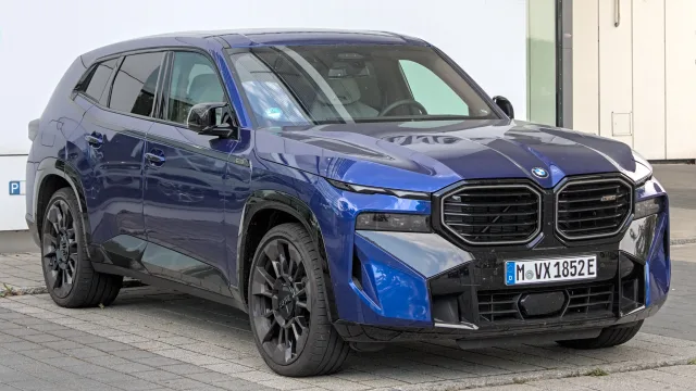 BMW XM кросовер — 7