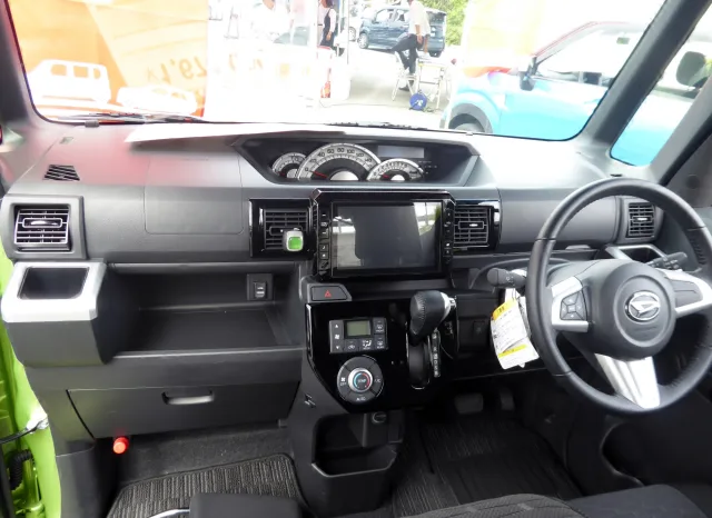 Daihatsu Wake минивэн — 2