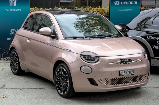 Fiat 500e хетчбек — 4