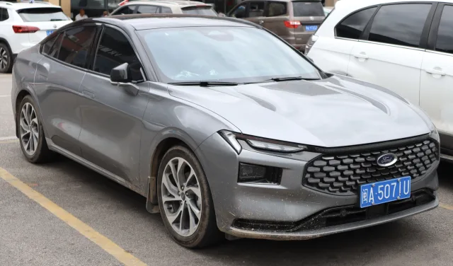 Ford Mondeo (2022) седан