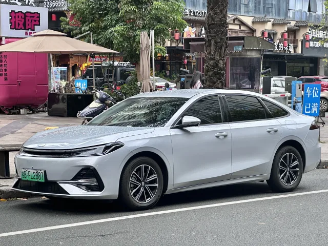 Geely Galaxy A7 седан