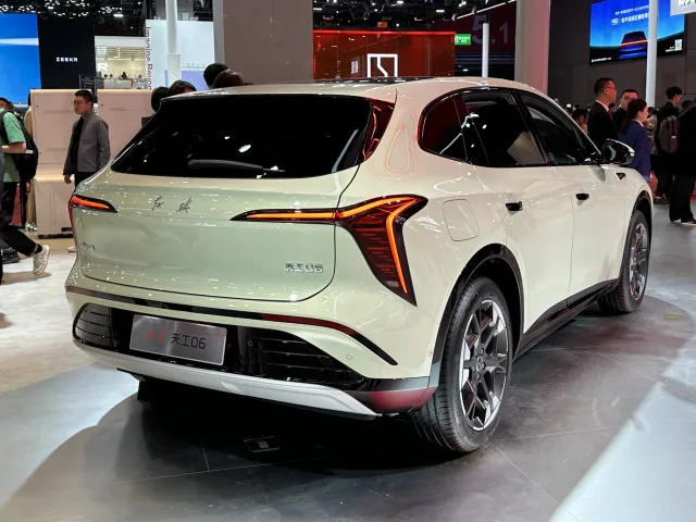 Hongqi Tiangong 06 344 hp — 3