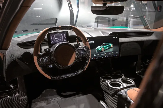 Koenigsegg Gemera coupe — 2
