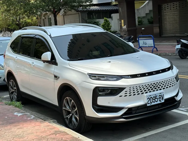 Luxgen URX SUV — 5