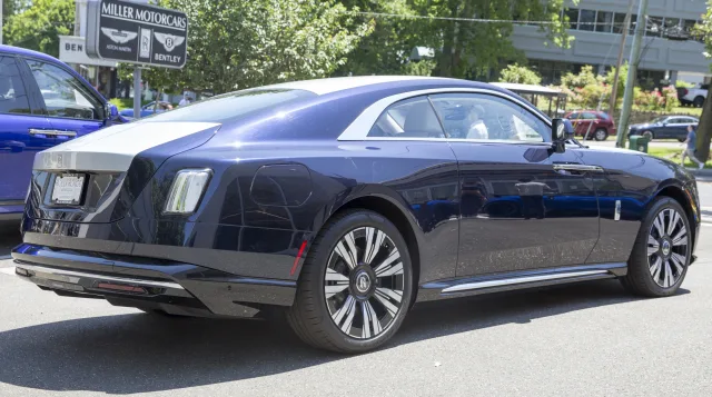 Rolls-Royce Spectre купе — 2