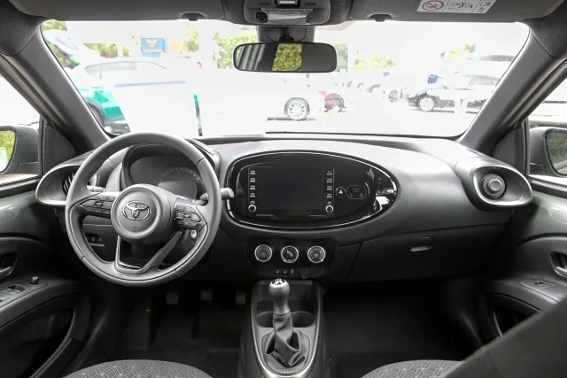 Toyota Aygo X позашляховик — 6