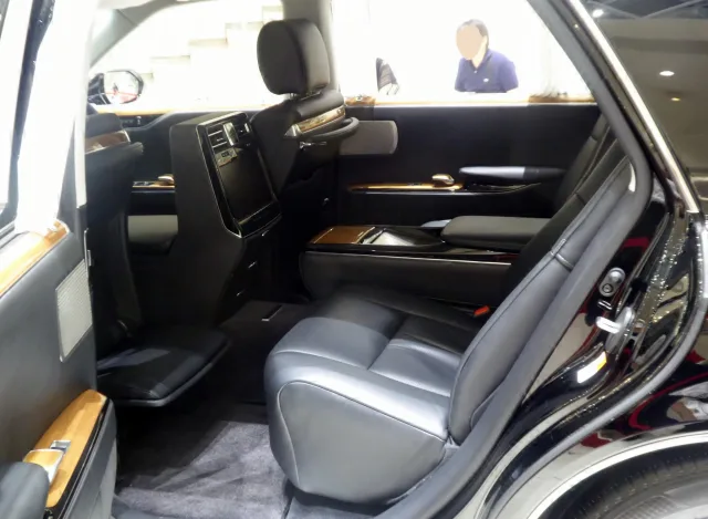 Toyota Century (2018) кабріолет — 3