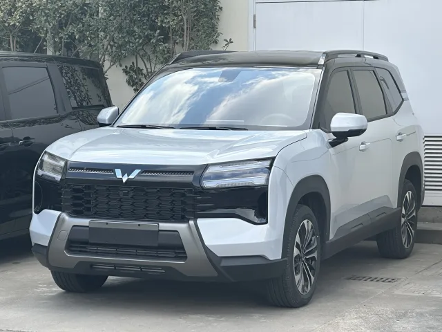 Wuling Starlight 560 177 hp — 3