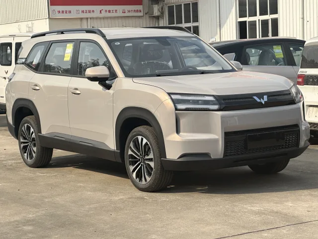 Wuling Starlight 560 177 hp — 4