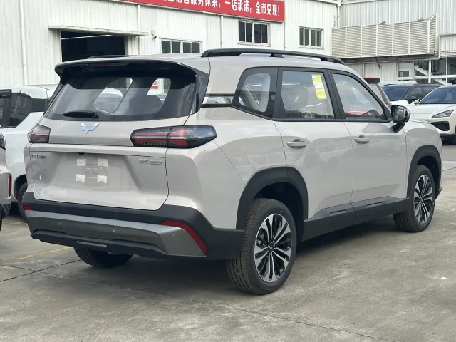 Wuling Starlight 560 177 hp — 5