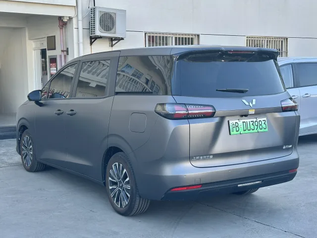 Wuling Starlight 730 177 hp