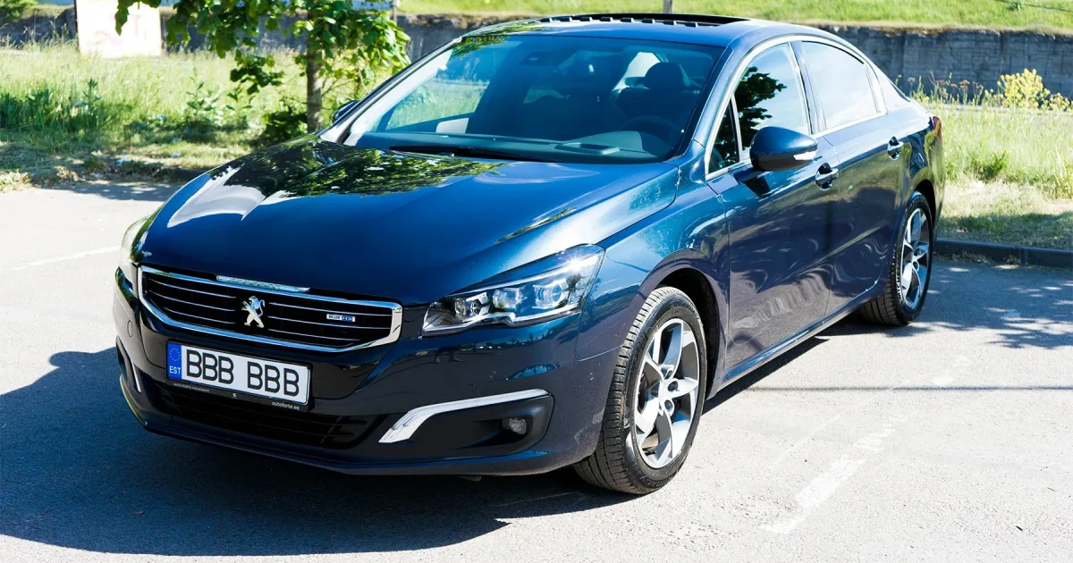 Peugeot 508 2.0 BlueHDi 2015.jpg