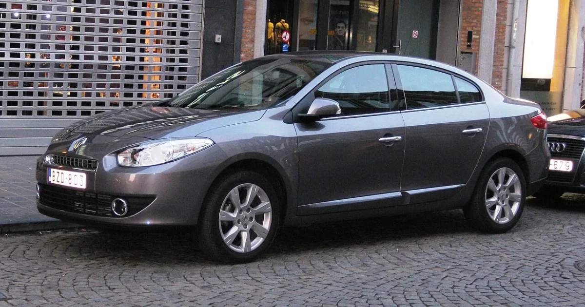 Renault Fluence.JPG