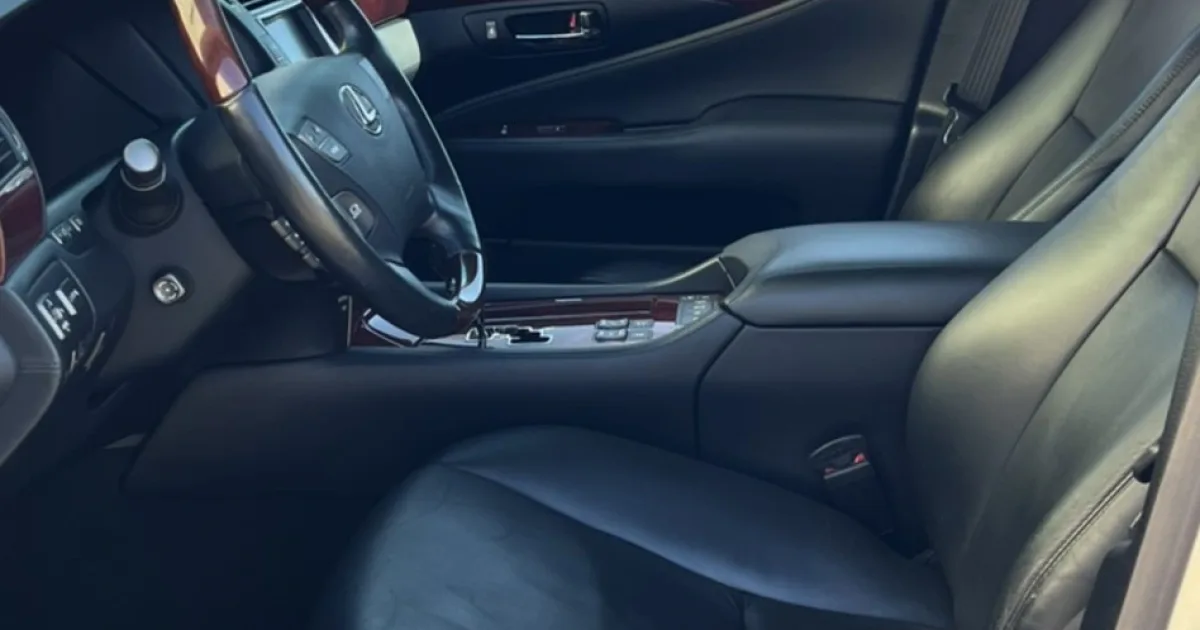 Lexus LS 460L 3.jpg