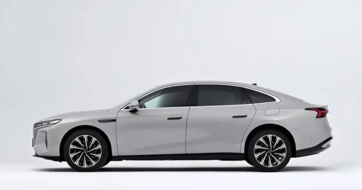 Hongqi H7 2.jpeg