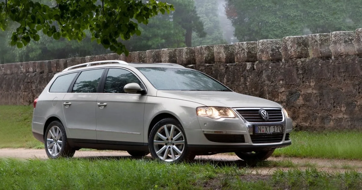 Volkswagen Passat B6 Variant.jpg