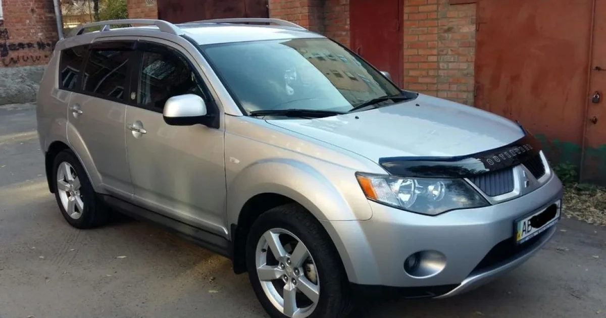 Mitsubishi Outlander XL.jpeg