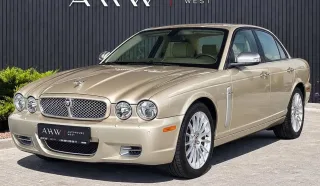 400-сильну капсулу часу Jaguar XJR 2008 продають у Львові: яка ціна (фото)