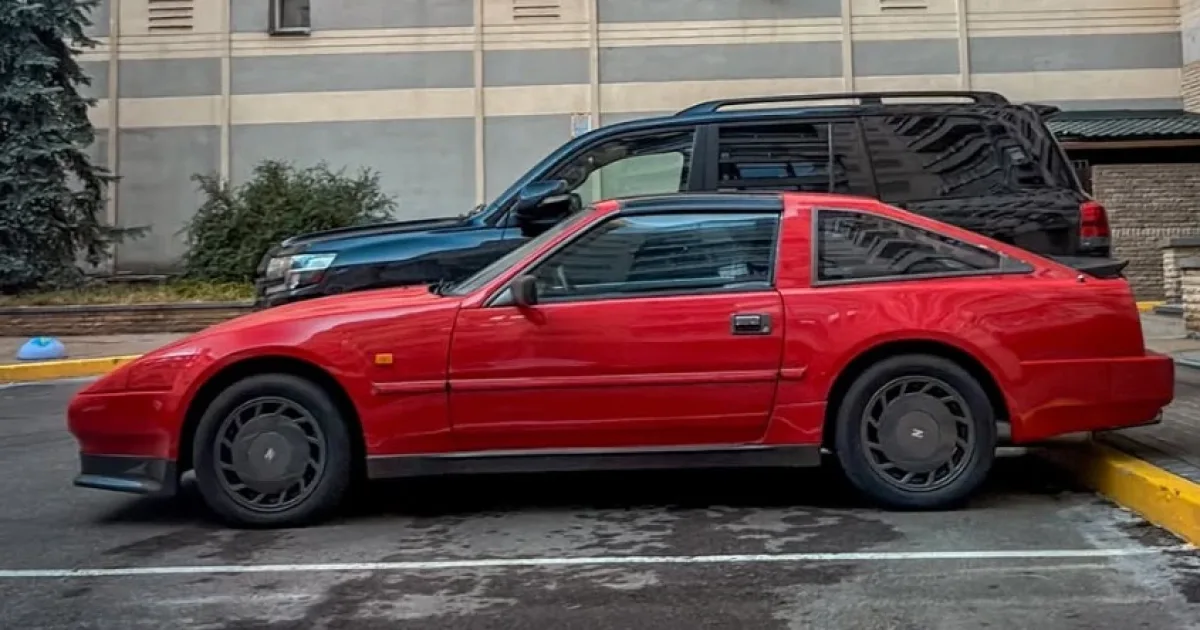 Nissan 300ZX 1.jpg