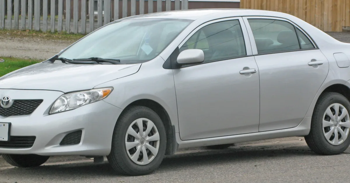 Toyota Corolla E140.jpg