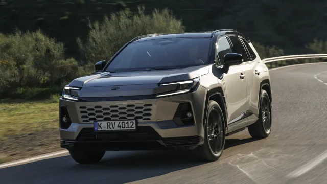 Топ-10 нових авто у вересні: чи змінились вподобання українців