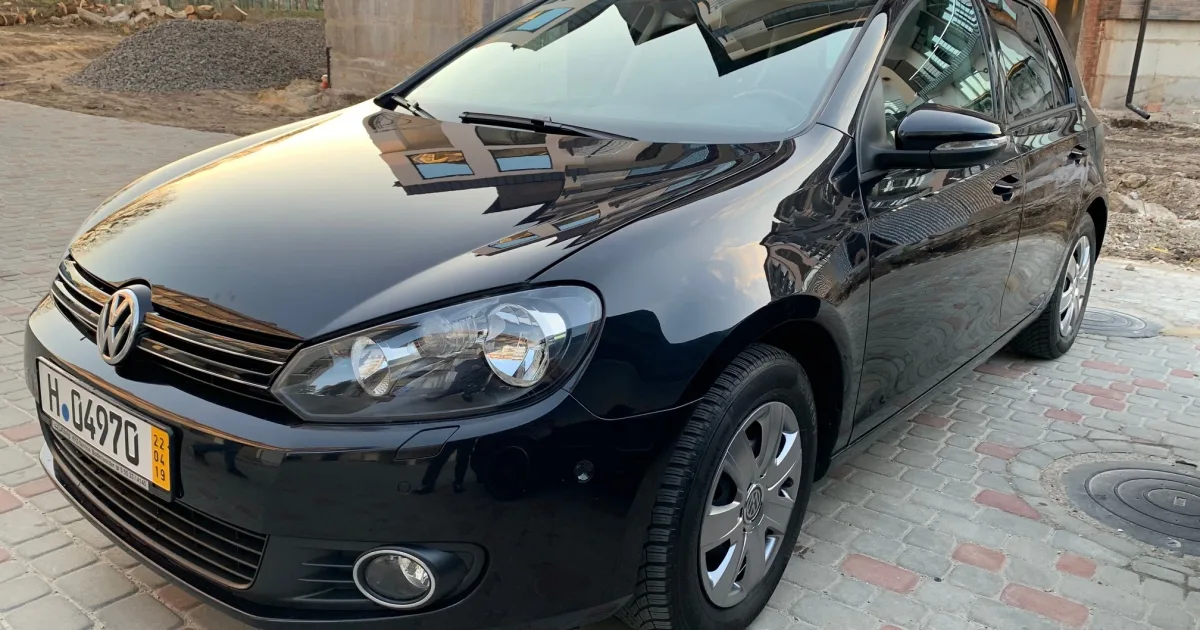 Volkswagen Golf 2011.jpg