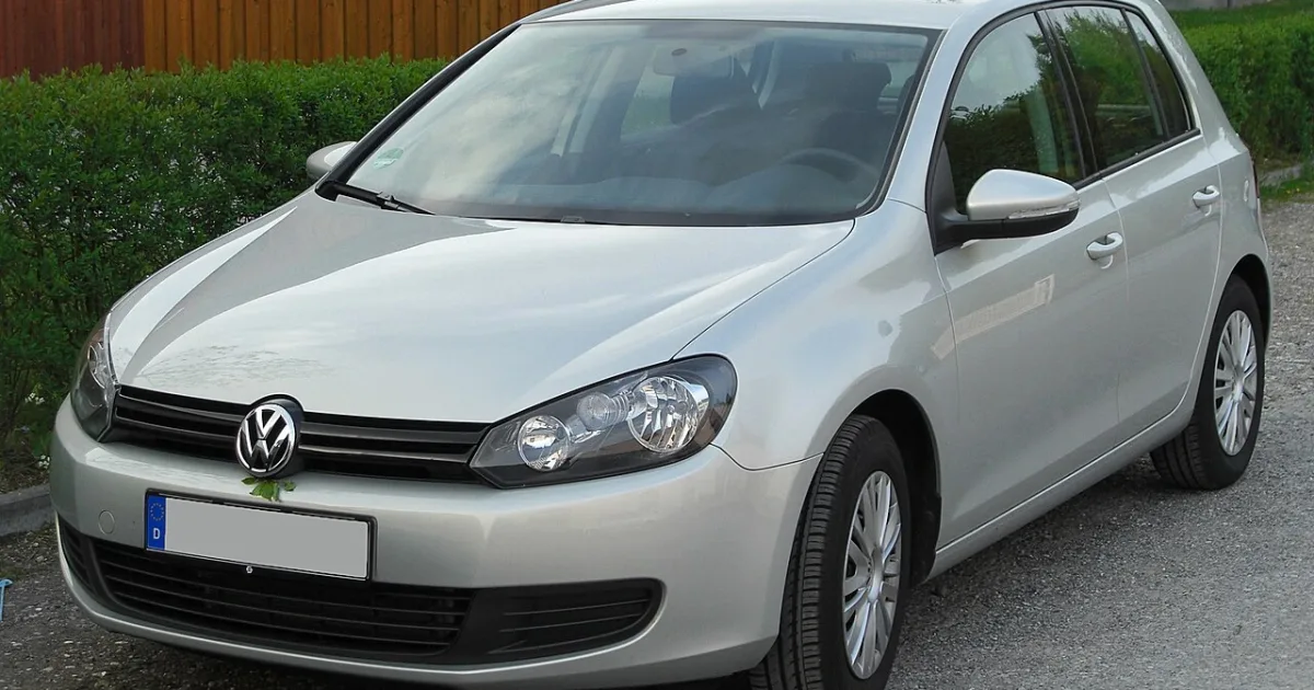 Volkswagen Golf VI.jpg