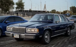 40-летний Mercury Grand Marquis в отличном состоянии заметили в Киеве (фото)