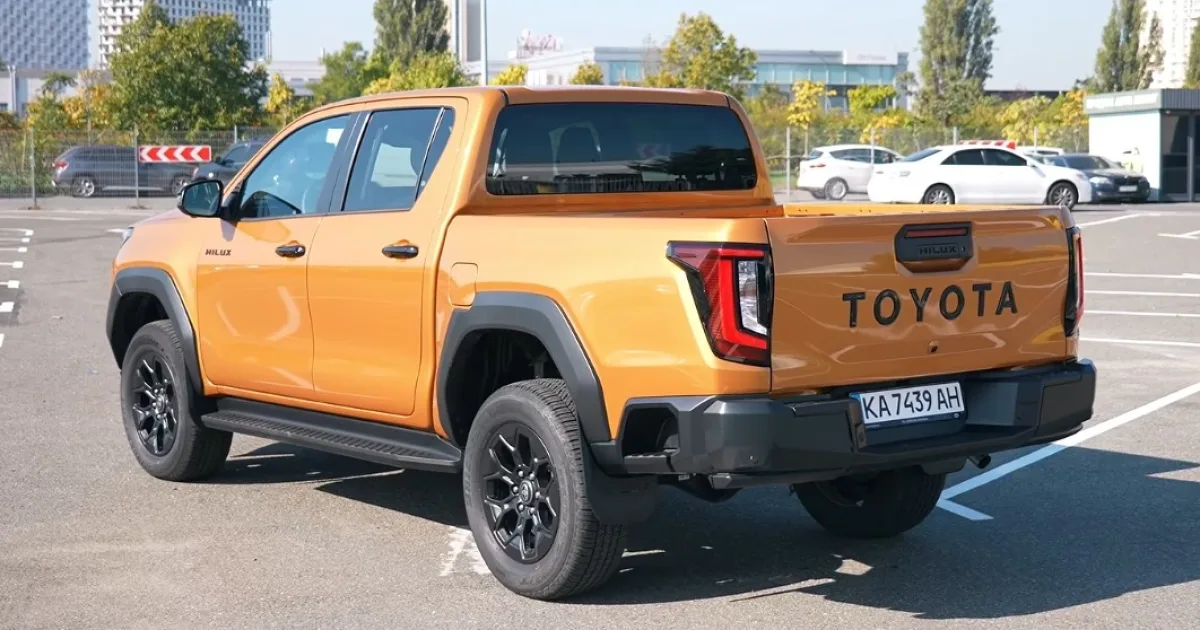 Toyota Hilux 2026 7.jpg