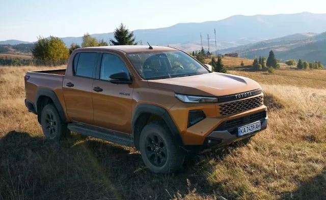 Test drive of the new Toyota Hilux 2026 pickup with a mild hybrid