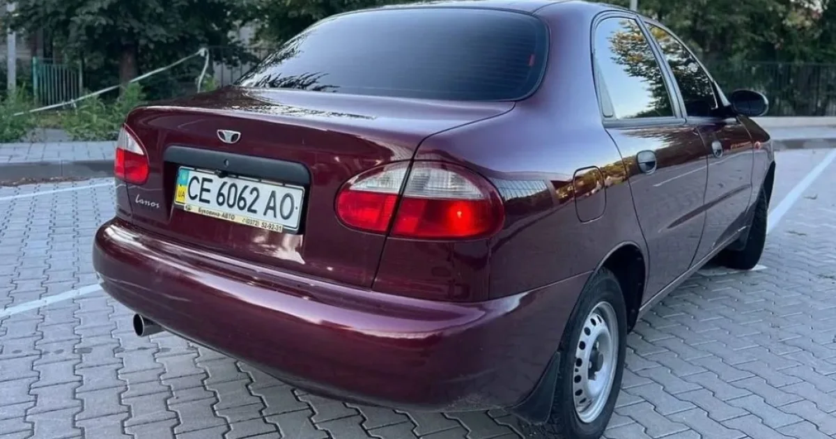 Daewoo Lanos 2009 2.jpg