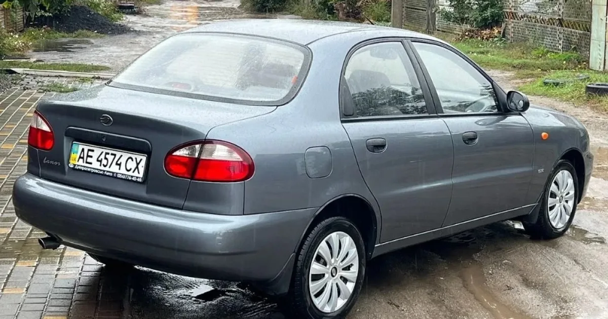 Daewoo Lanos 2009 2.jpg