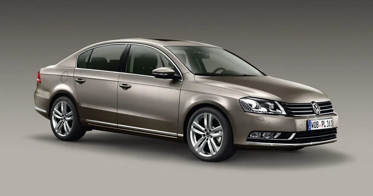 Volkswagen Passat B7.jpg