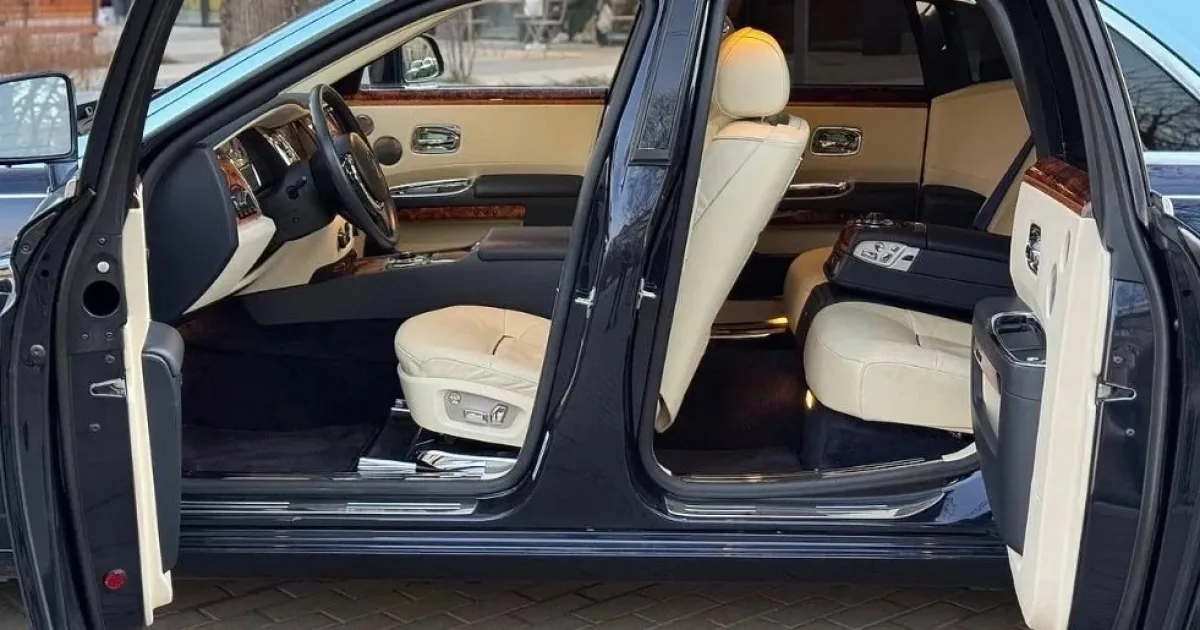 Rolls-Royce Ghost 3.jpg
