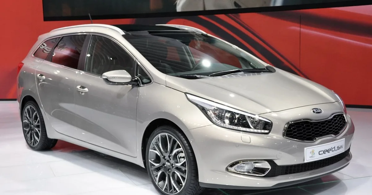 Kia Ceed 2012.jpg
