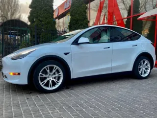Top 10 used cars under 5 years old that are most often imported into Ukraine
