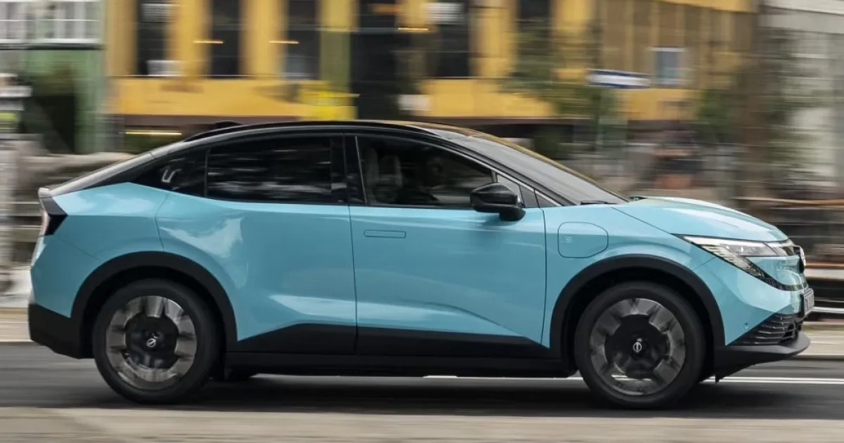 Nissan Leaf 3.jpg