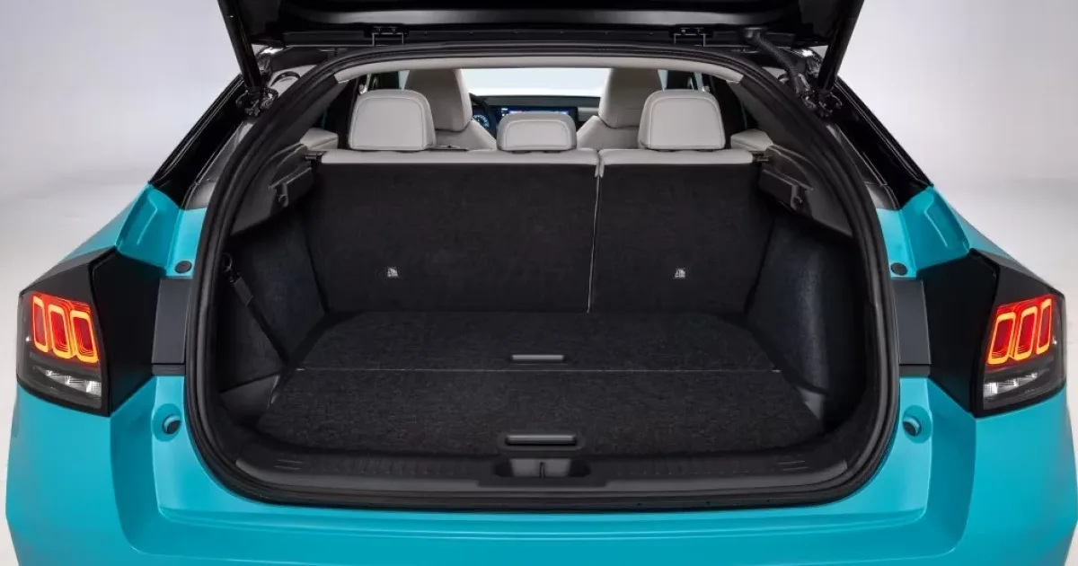 Nissan Leaf 7.jpg