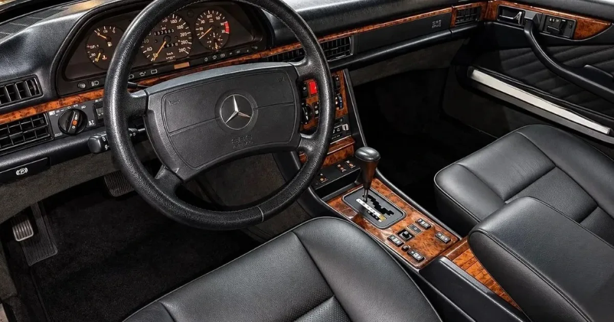 Mercedes-Benz S-Class 1983 2.jpg