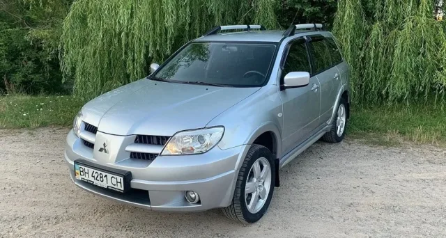 2008 Mitsubishi Outlander from a single owner with the lowest mileage in Ukraine: for how much is it being sold